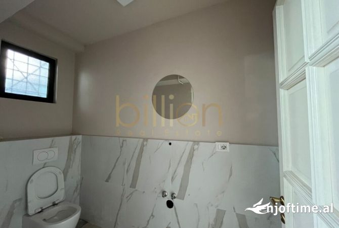 Ambient biznesi me qera 3+1 ne Tirane - 1,300 Euro