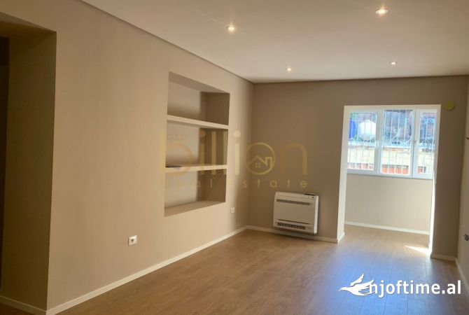 Ambient biznesi me qera 3+1 ne Tirane - 950 Euro
