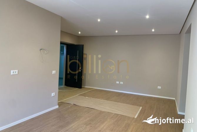 Ambient biznesi me qera 3+1 ne Tirane - 950 Euro