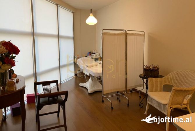Ambient biznesi me qera 3+1 ne Tirane - 1,000 Euro