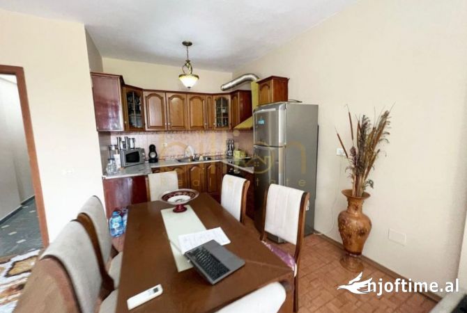 Shtepi me qera 3+1 ne Tirane - 700 Euro