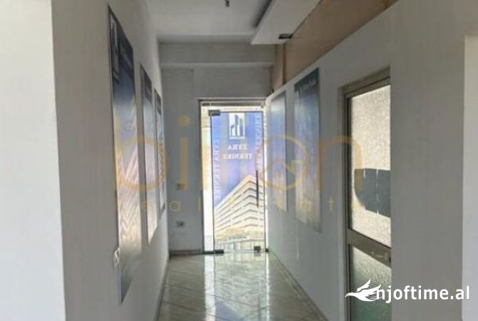 Ambient biznesi me qera 3+1 ne Tirane - 700 Euro