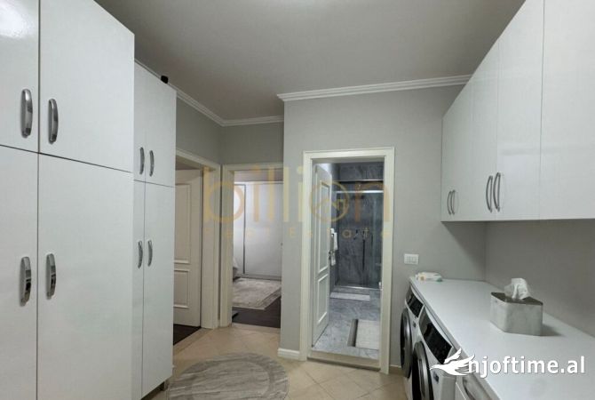 Shtepi ne shitje Apartament ne Tirane, 2+1, Mobilimi E mobiluar, Pagesa 295,000  Euro.