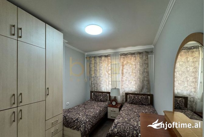 Shtepi ne shitje Apartament ne Tirane, 2+1, Mobilimi E mobiluar, Pagesa 295,000  Euro.