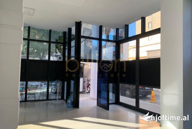 Ambient biznesi me qera 1+1 ne Tirane - 1,000 Euro