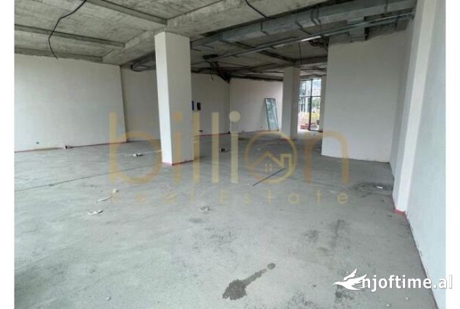 Ambient biznesi me qera 3+1 ne Tirane - 4,000 Euro