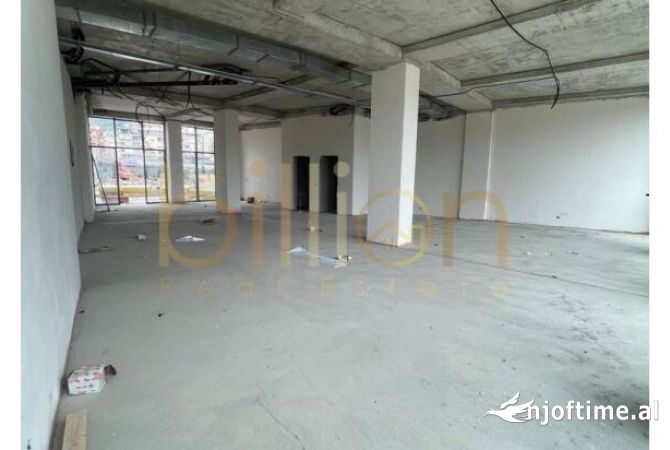 Ambient biznesi me qera 3+1 ne Tirane - 4,000 Euro