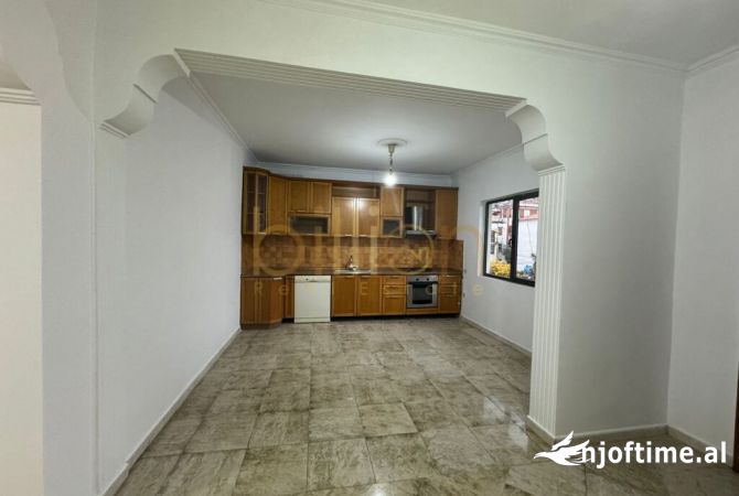 Shtepi ne shitje 3+1 ne Tirane - 201,825 Euro