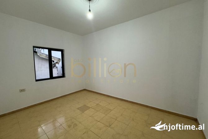 Shtepi ne shitje Apartament ne Tirane, 3+1, Mobilimi Bosh, pa mobiluar, Pagesa 201,825  Euro.