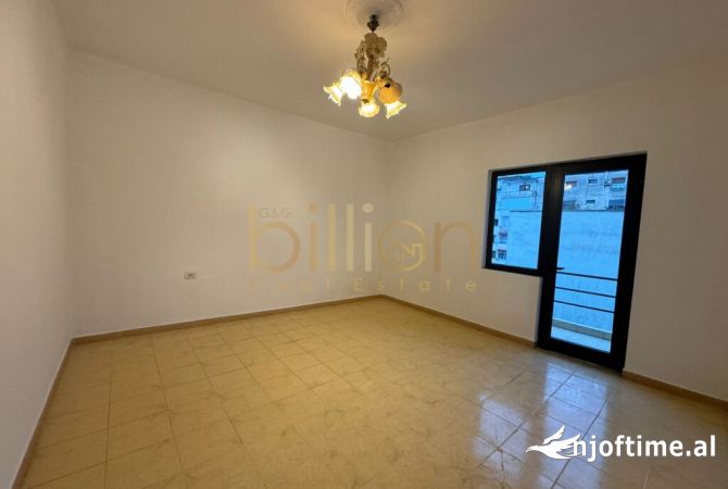 Shtepi ne shitje Apartament ne Tirane, 3+1, Mobilimi Bosh, pa mobiluar, Pagesa 201,825  Euro.