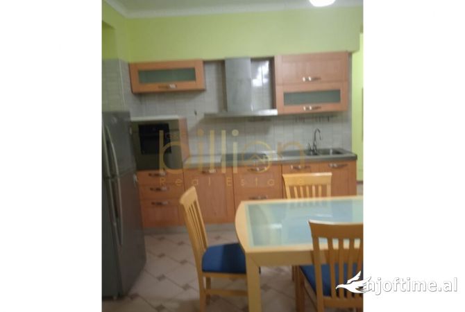 Shtepi me qera 2+1 ne Tirane - 650 Euro