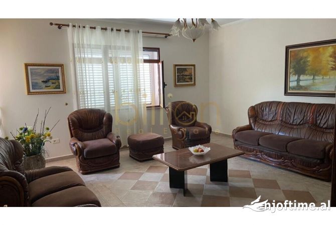 Shtepi me qera 2+1 ne Tirane - 450 Euro