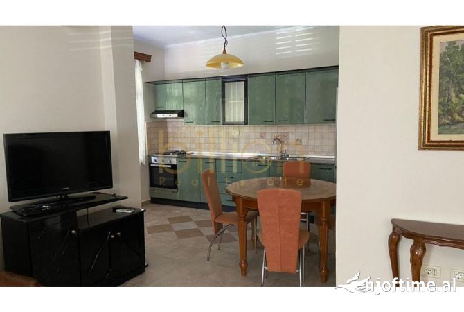 Shtepi me qera 2+1 ne Tirane - 450 Euro