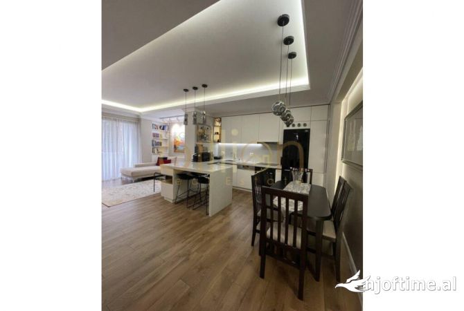 Shtepi me qera 2+1 ne Tirane - 750 Euro