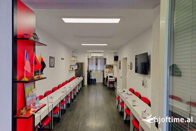 Ambient biznesi me qera 3+1 ne Tirane - 700 Euro