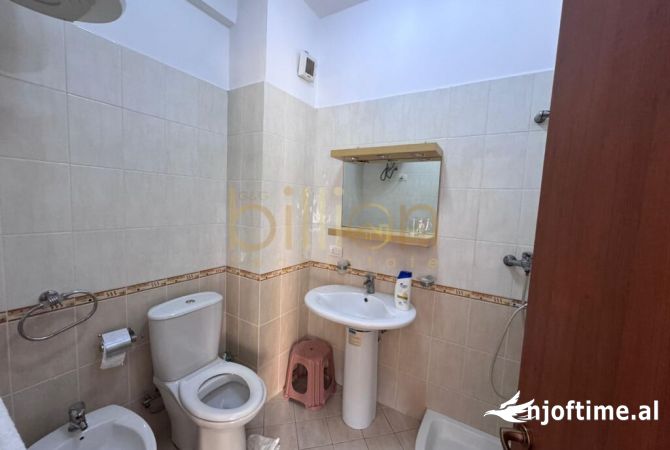 Shtepi ne shitje Apartament ne Durres, 2+1, Mobilimi E mobiluar, Pagesa 195,000  Euro.