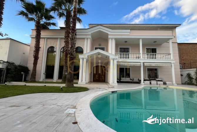 Casa in vendita 7+1 a Tirana - 2,500,000 Euro