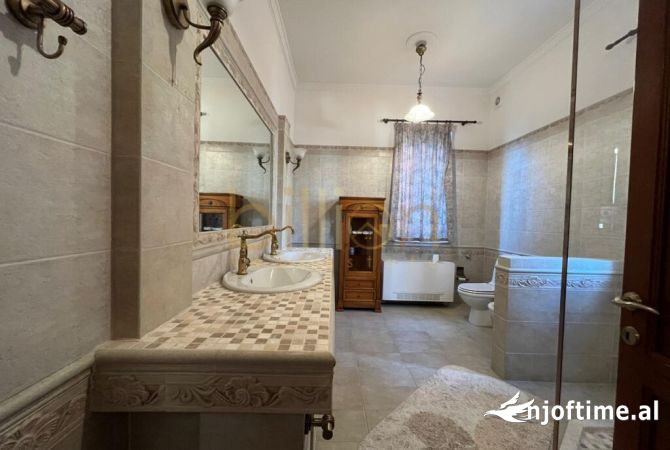 Shtepi me qera 7+1 ne Tirane - 8,000 Euro