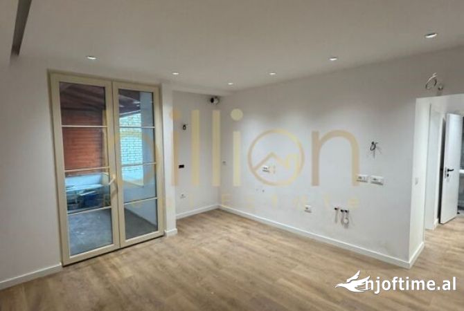 TEK SHKOLLA E BALETIT, JEPET ME QIRA, AMBIENT BIZNESI! 1300 Euro, ID: Billion3857