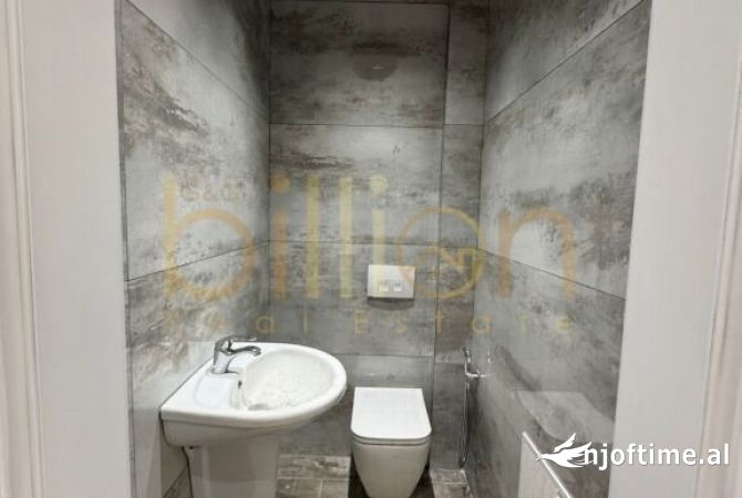 Ambient biznesi me qera 3+1 ne Tirane - 1,300 Euro