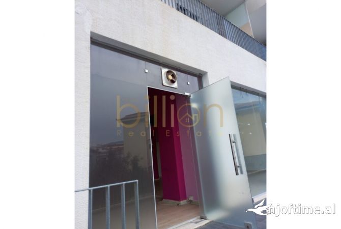 Ambient biznesi ne shitje 3+1 ne Tirane - 96,750 Euro
