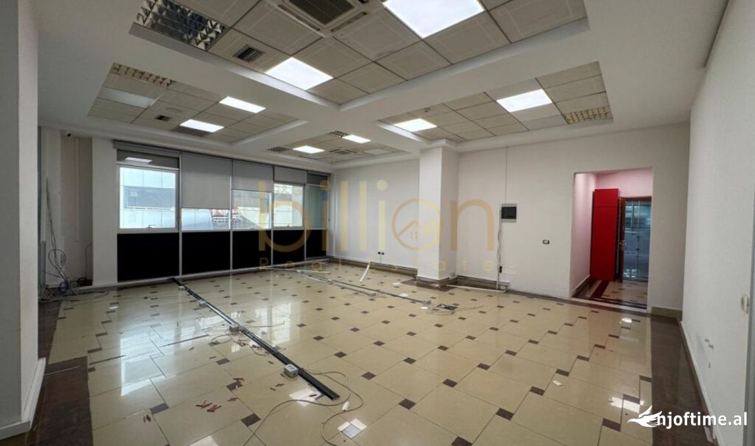 JEPET ME QIRA AMBIENT BIZNESI PRANE GALERISE! 800 Euro, ID: Billion3896