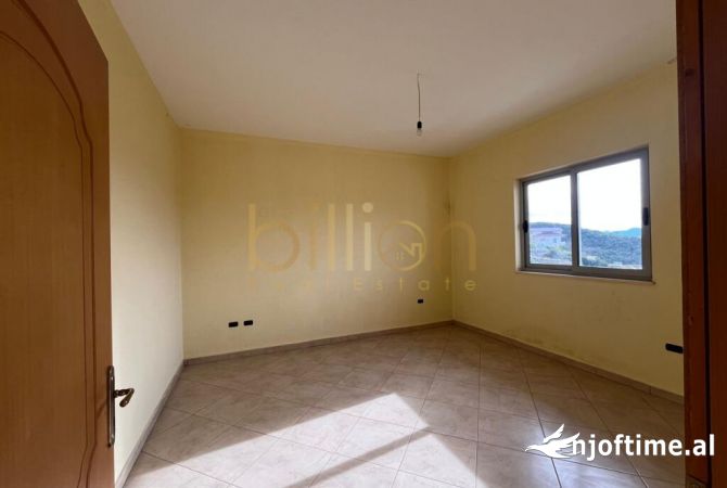 Shtepi ne shitje Vila Luksoze ne Tirane, 7+1, Mobilimi Bosh, pa mobiluar, Pagesa 410,000  Euro.