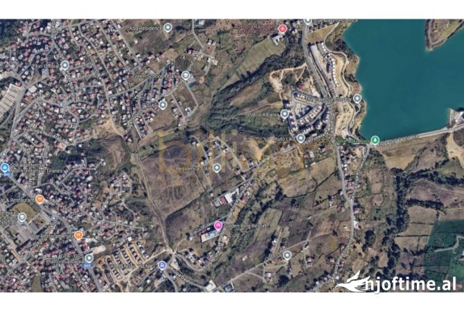 Truall ose Toke  ne Tirane - 1,000 Euro
