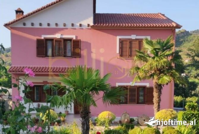 Shtepi me qera 4+1 ne Tirane - 1,400 Euro