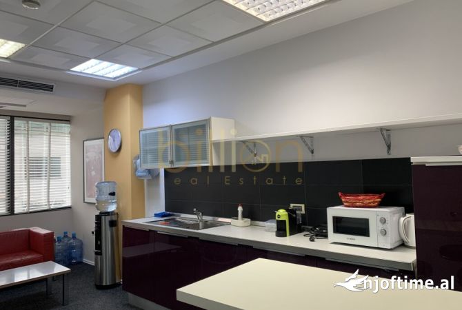 TEK KULLAT BINJAKE, JEPET ME QIRA AMBIENT BIZNESI PER ZYRA!