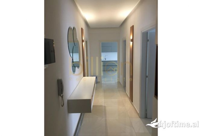 Shtepi ne shitje Apartament ne Tirane, 2+1, Mobilimi E mobiluar, Pagesa 250,000  Euro.