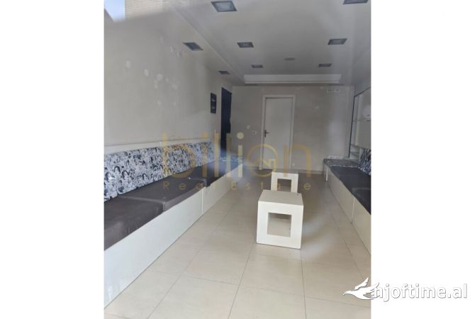 Business Property for Rent 3+1 in Tirana - 400 Euro