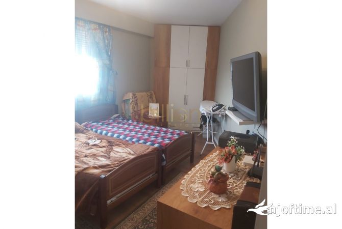 Shtepi me qera 1+1 ne Tirane - 450 Euro