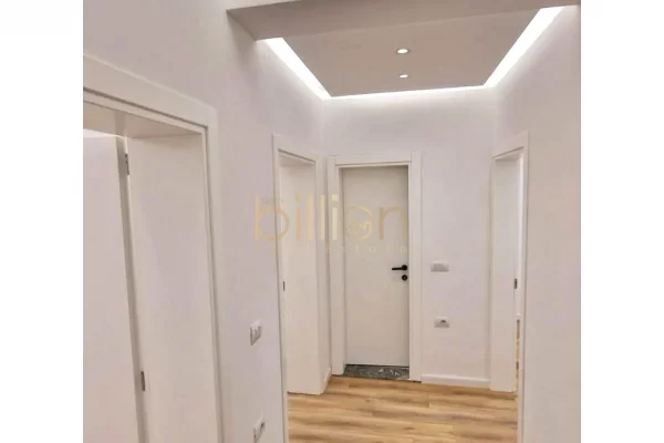 Business Property for Rent 3+1 in Tirana - 900 Euro