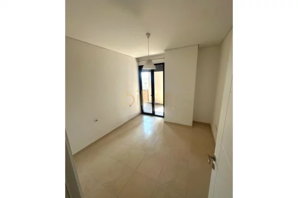Ambient biznesi me qera 3+1 ne Tirane - 850 Euro
