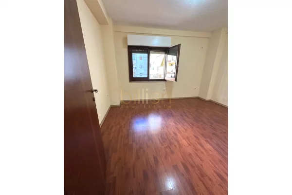 Shtepi me qera 2+1 ne Tirane - 700 Euro