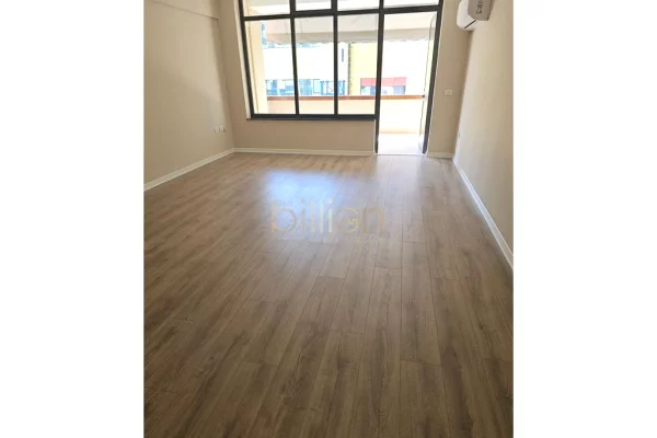 Ambient biznesi me qera 3+1 ne Tirane - 1,300 Euro