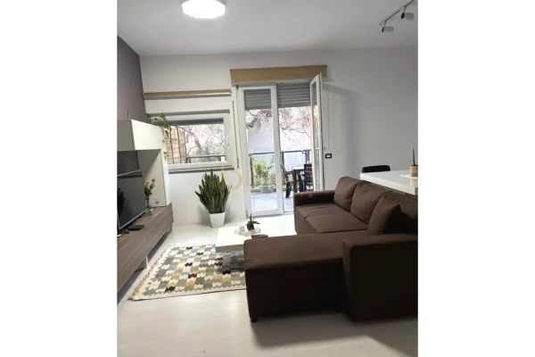 Shtepi me qera 1+1 ne Tirane - 650 Euro