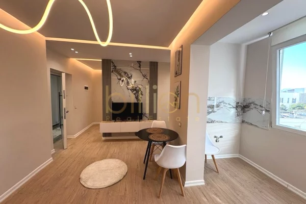 Shtepi ne shitje Apartament ne Tirane, 2+1, Mobilimi E mobiluar, Pagesa 235,000  Euro.