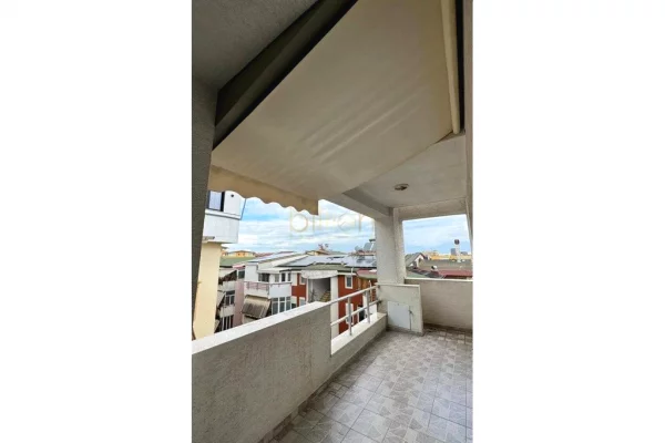 Shtepi me qera 2+1 ne Tirane - 700 Euro