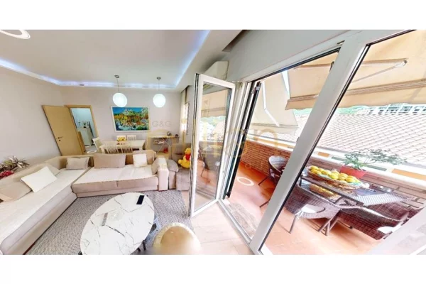 Shtepi ne shitje Apartament ne Tirane, 2+1, Mobilimi E mobiluar, Pagesa 250,000  Euro.