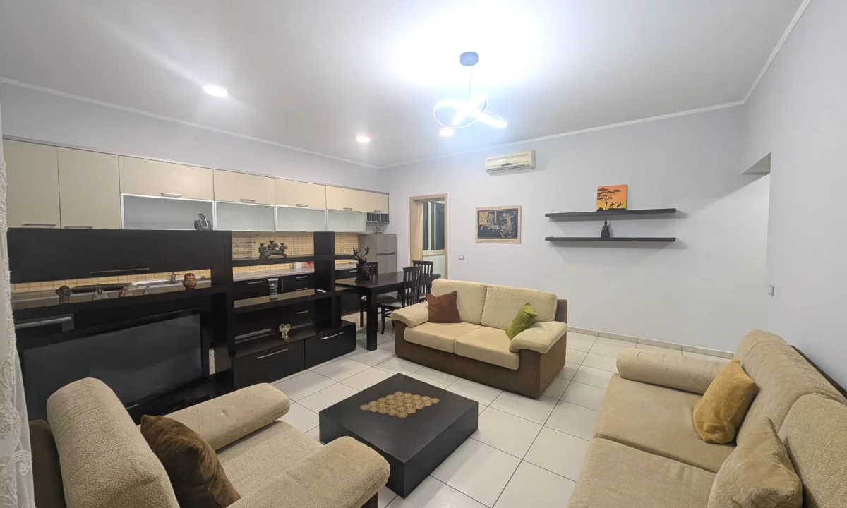 Shtepi me qera Apartament ne Tirane, 2+1, Mobilimi E mobiluar, Pagesa 650  Euro.