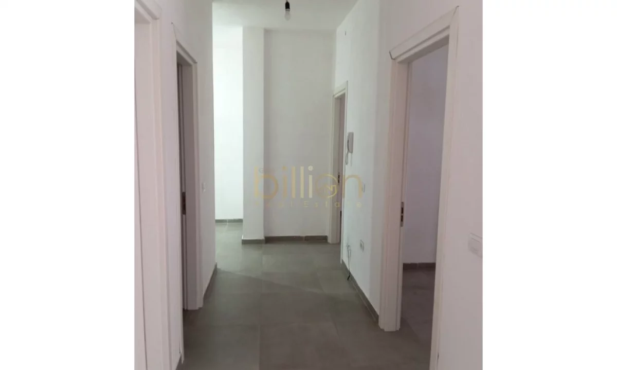 Shtepi me qera Apartament ne Tirane, 2+1, Mobilimi Bosh, pa mobiluar, Pagesa 500  Euro.