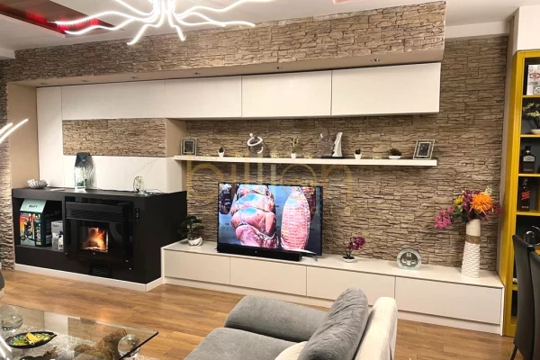 Shtepi me qera Apartament ne Tirane, 2+1, Mobilimi E mobiluar, Pagesa 650  Euro.