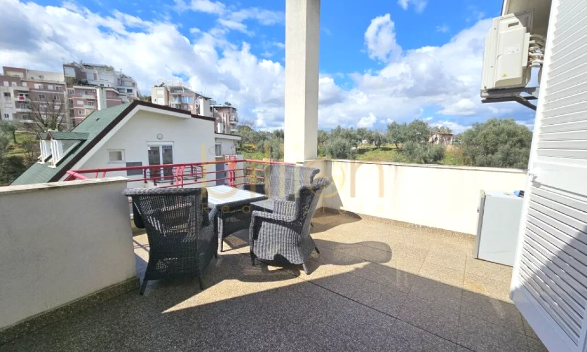 Shtepi ne shitje Apartament ne Tirane, 3+1, Mobilimi E mobiluar, Pagesa 280,000  Euro.