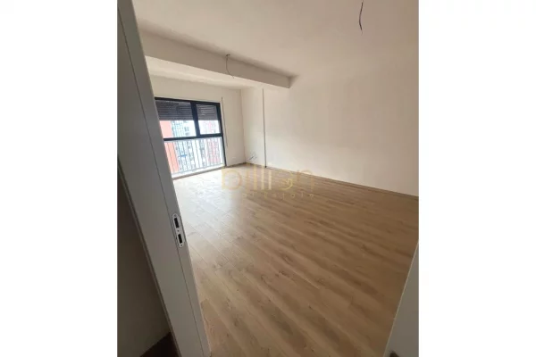 Ambient biznesi me qera 3+1 ne Tirane - 650 Euro