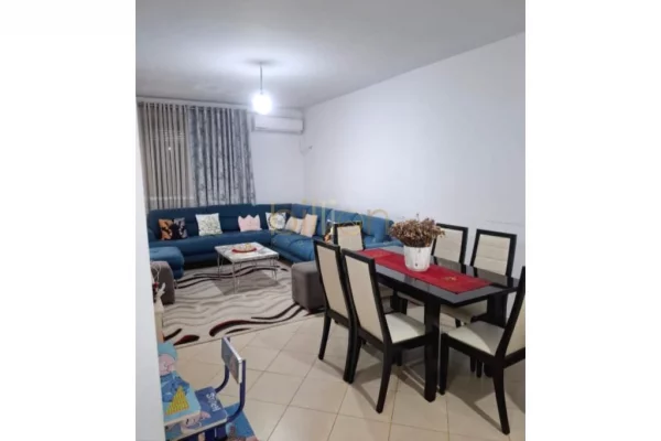 Shtepi ne shitje Apartament ne Tirane, 1+1, Mobilimi E mobiluar, Pagesa 85,000  Euro.