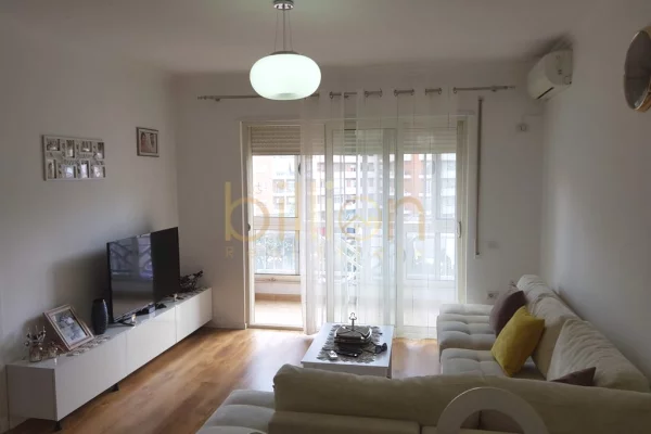 Shtepi me qera 1+1 ne Tirane - 35,000 Leke