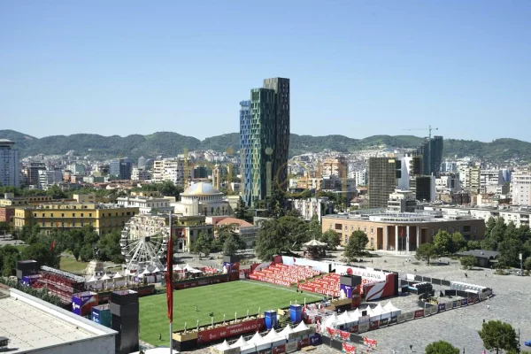 Shtepi me qera 2+1 ne Tirane - 950 Euro