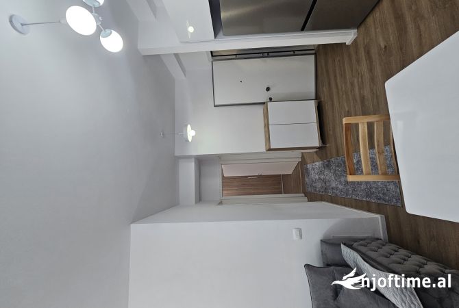 Shtepi me qera Apartament ne Tirane, 2+1, Mobilimi E mobiluar, Pagesa 50,000  Leke.